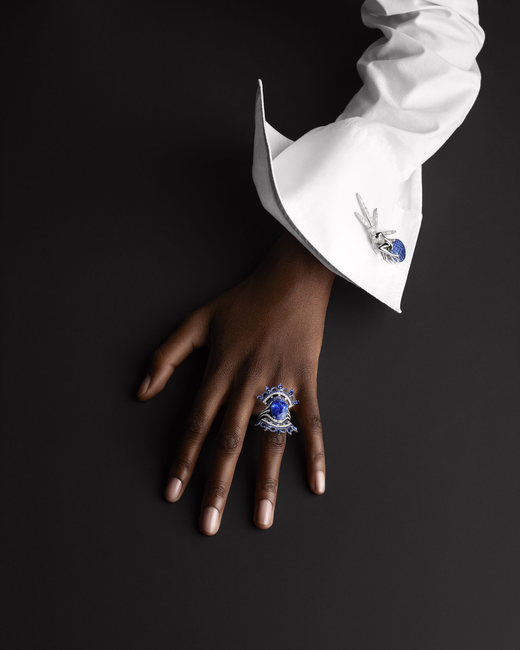 SHOWCASED MAGAZINE WATCHES JEWELLERY-#1